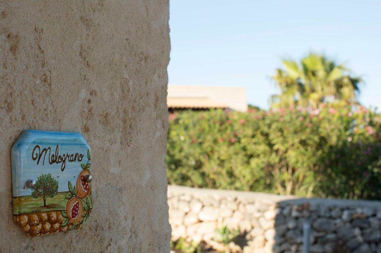 Le Suites Del Carrubo Ilha de Ilha de Favignana Exterior foto